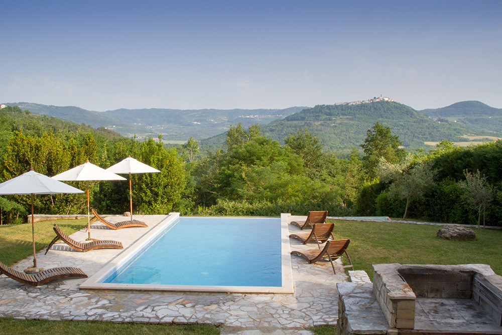 Villa Bazjaki - Stone villa with an infinity pool and a view of Motovun, Villa Bazjaki, Istria  Livade
