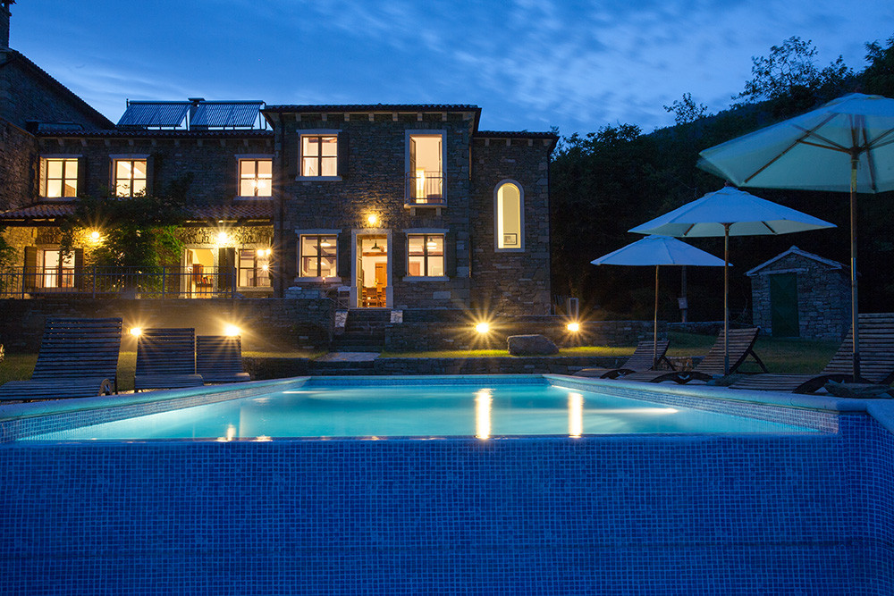 Villa Bazjaki - Stone villa with an infinity pool and a view of Motovun, Villa Bazjaki, Istria  Livade