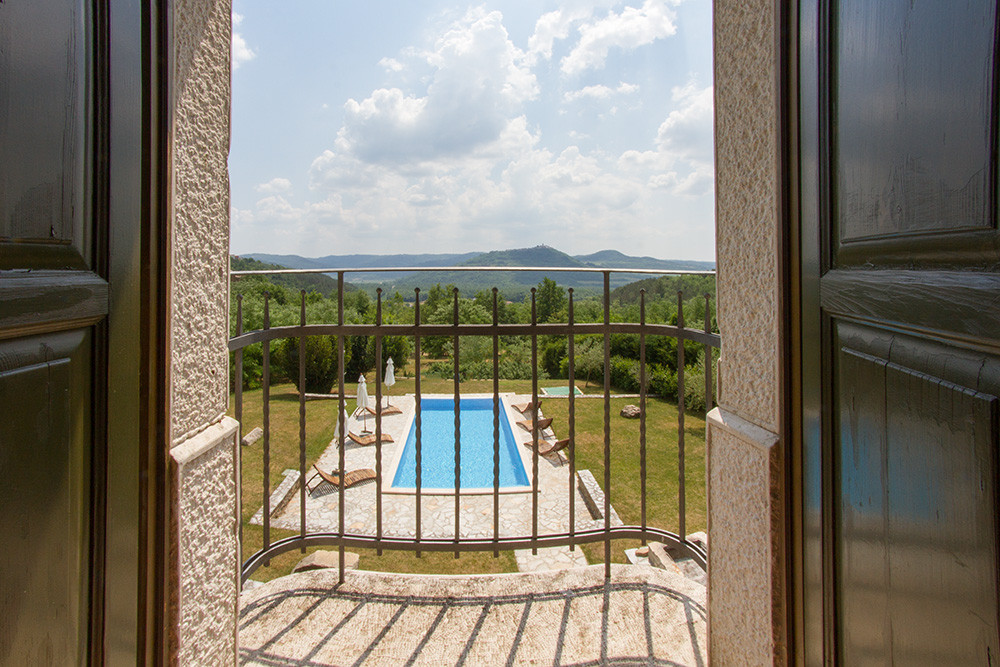 Villa Bazjaki - Stone villa with an infinity pool and a view of Motovun, Villa Bazjaki, Istria  Livade